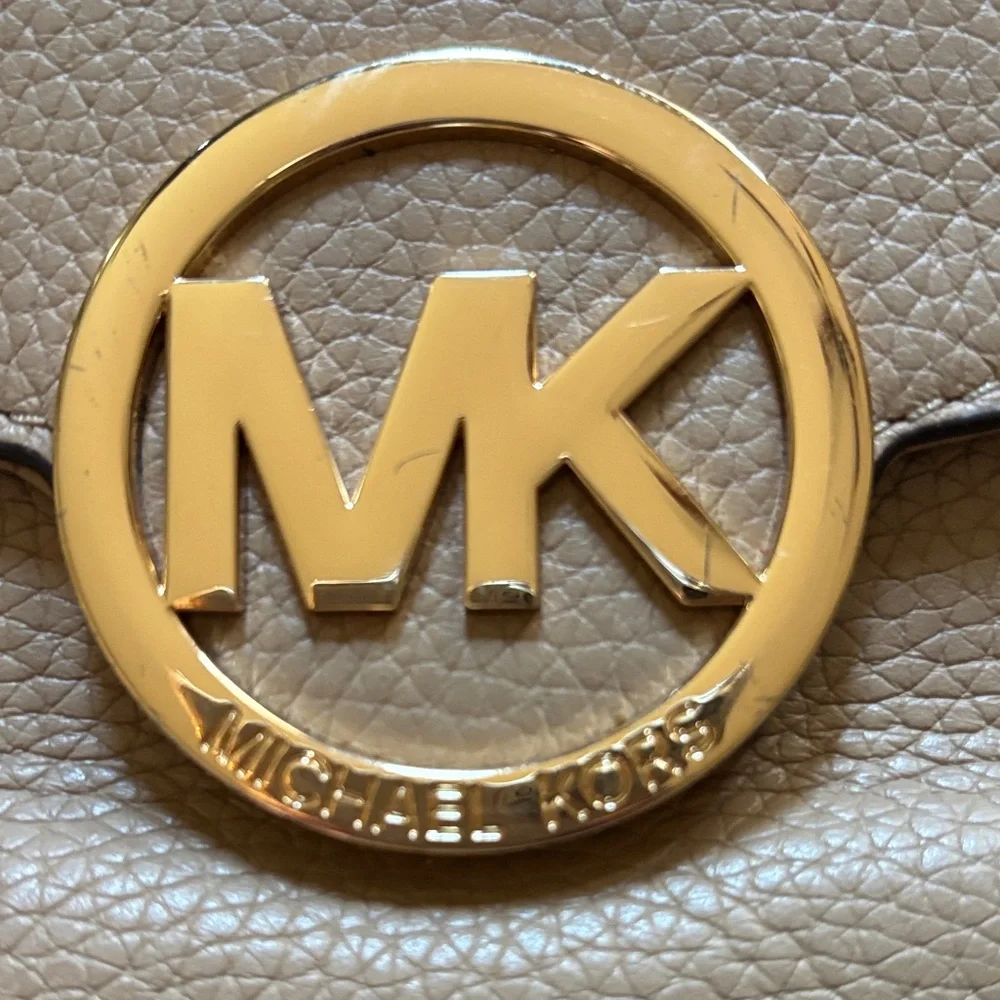 Michael Kors Beige Crossbody Bag with Gold Accents - Picture 2 of 4